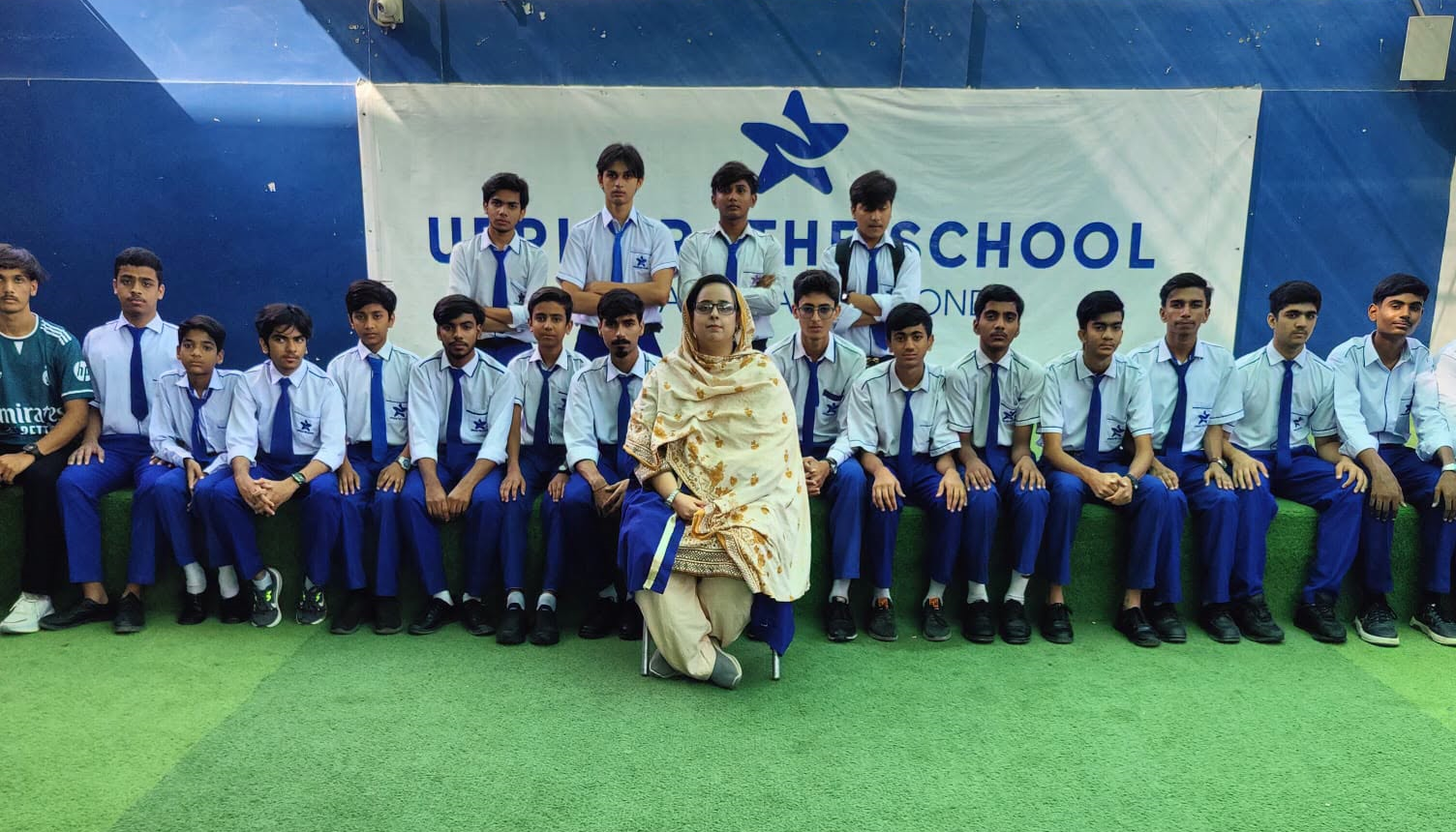 Students_with_Mam